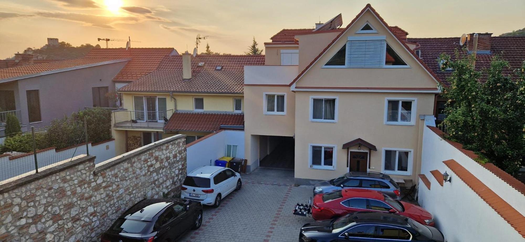 Hotel Pod Vinici Mikulov Esterno foto