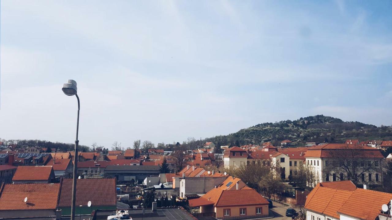 Hotel Pod Vinici Mikulov Esterno foto